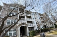 Building Photo - Stunning 3 Bed 2 Bath Condo In Amenity-rich Westchester At Stratford