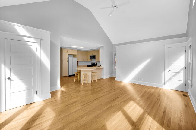 Building Photo - 1036 S Race St