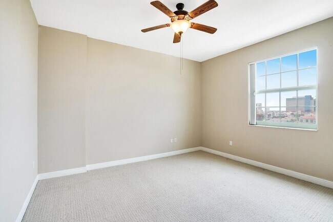 Building Photo - 610 Clematis St