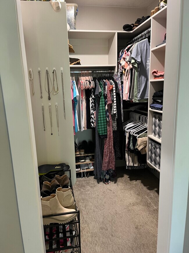 Building Photo - 55 E 700 S