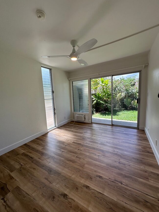 Building Photo - Spacious, Fully Renovated, 3 bedroom 2 bat...