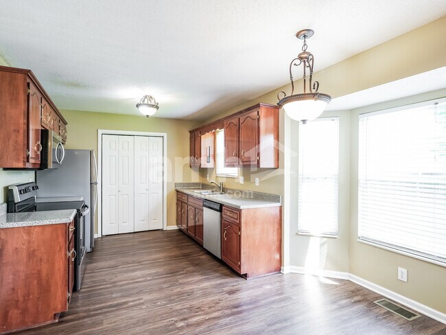 Building Photo - 3494 Sandpiper Dr