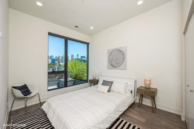Building Photo - 853 North Larrabee #405 - Studio river North
