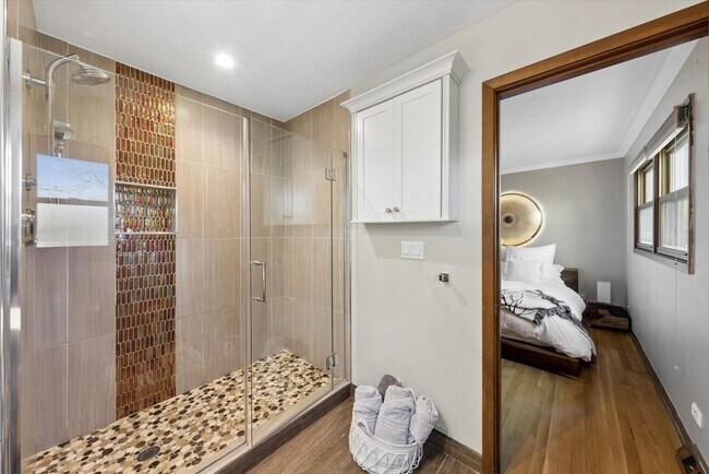 Building Photo - 4 E Noyes St