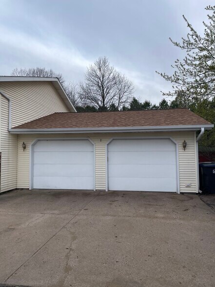 Building Photo - 3301 Larry Dr