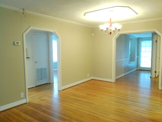 Building Photo - 3425 Monterrey St