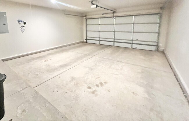 Building Photo - 7504 100th St