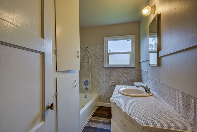 Building Photo - 3 Bedroom Rambler in Coupeville