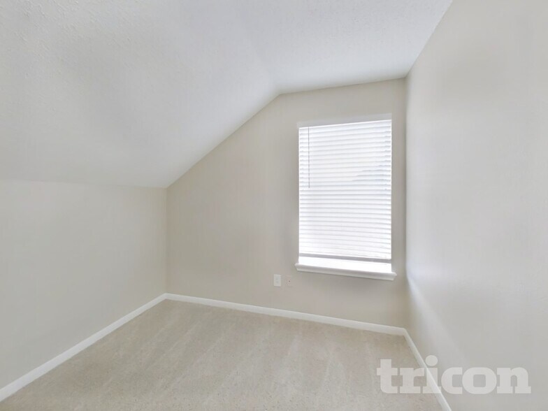 Building Photo - 3210 Kelling St