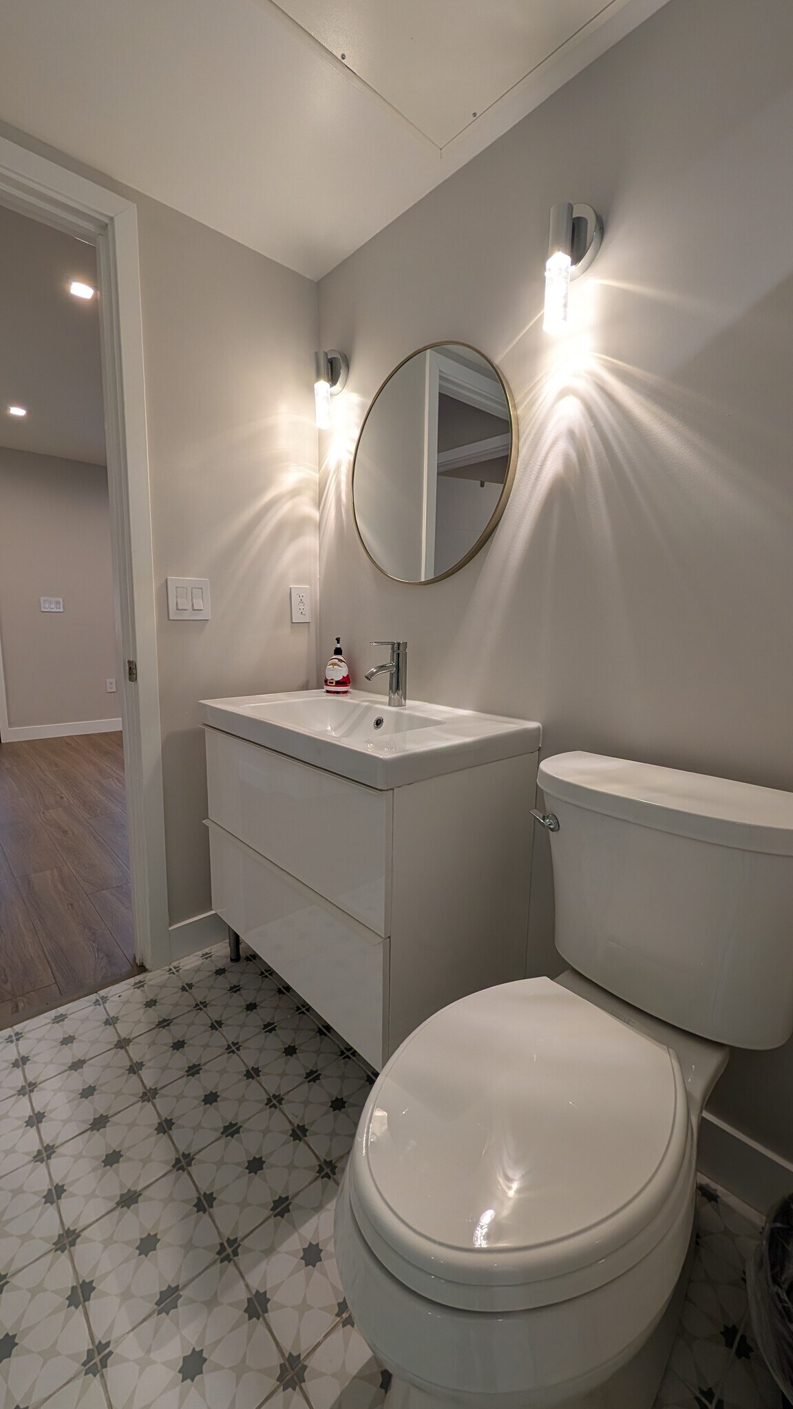 Building Photo - 2019 Chilton Dr