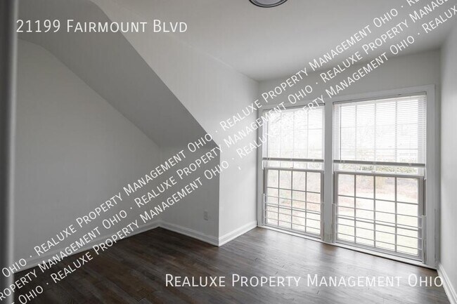 Building Photo - 21199 Fairmount Blvd