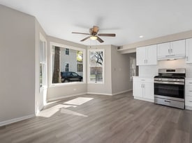Building Photo - 427 Delles Rd