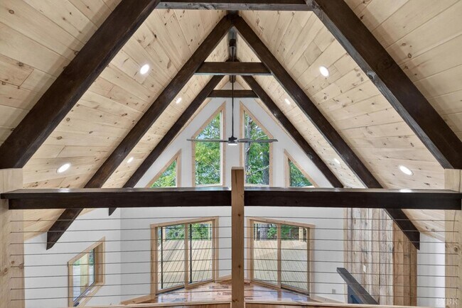 Building Photo - 308 Acres Ct