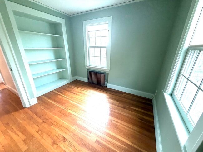 Building Photo - 15 Glenburn Rd