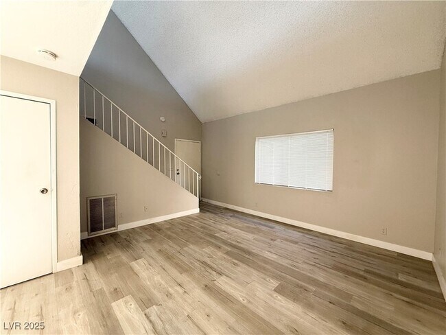 Building Photo - 5187 Garden Ln