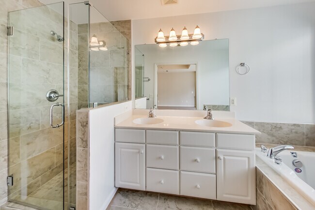 Walk-in Shower - 5294 Jule Star Dr
