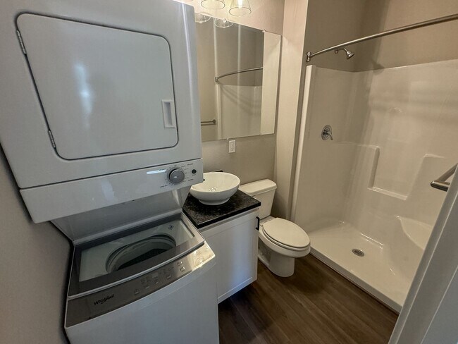 Building Photo - SAW3781