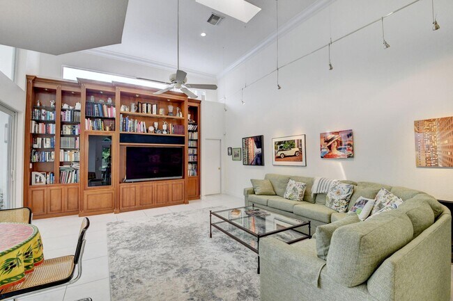Building Photo - 2624 NW 63rd St