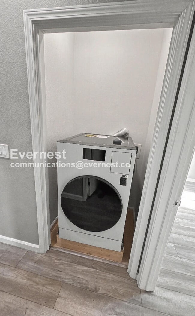 Building Photo - 2298 Winepol Loop