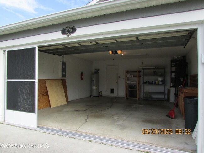 Building Photo - 2070 Tiburon Ln