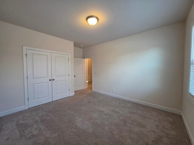 Building Photo - 3360 Rustic Dr