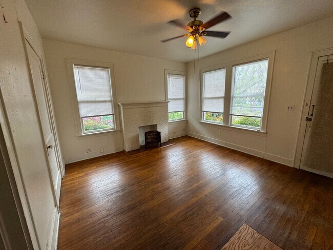 Building Photo - 547 Wilkinson St