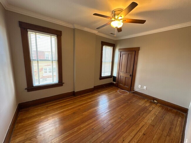 Building Photo - 138 E Lincoln St