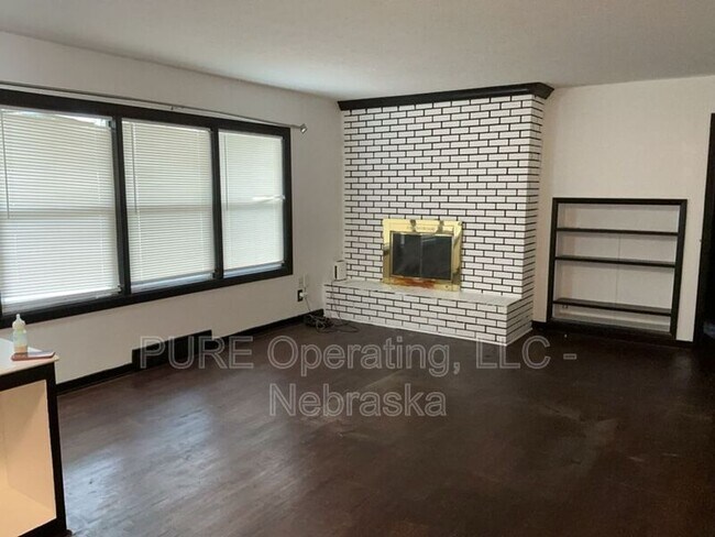 Building Photo - 5236 Ames Ave