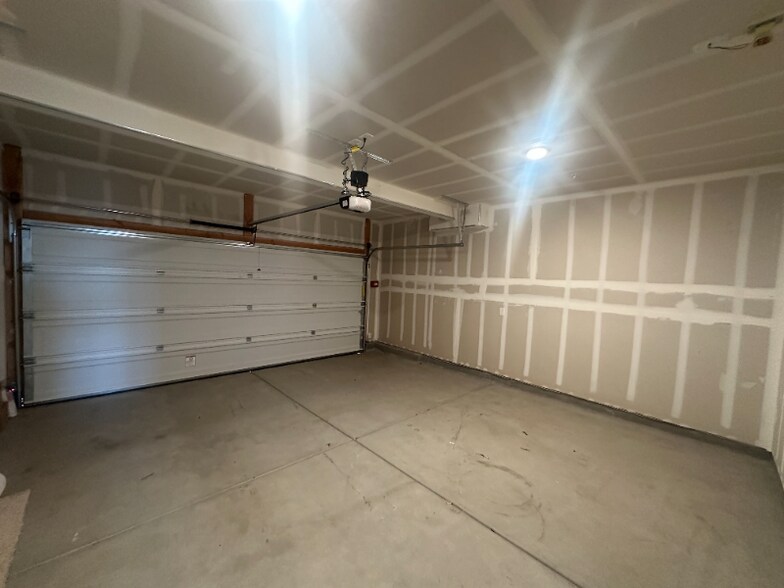 Building Photo - 12320 Verdin Cir
