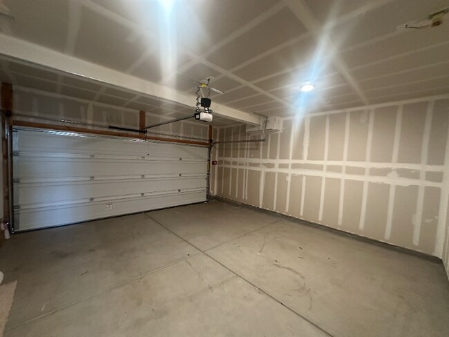 Building Photo - 12320 Verdin Cir