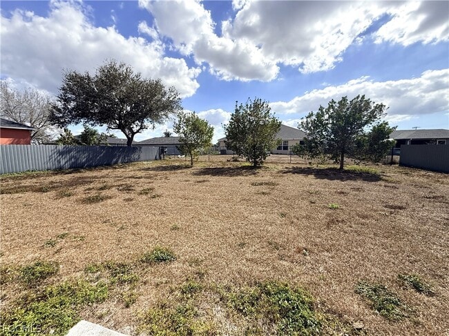 Building Photo - 324 NW 3rd Ln