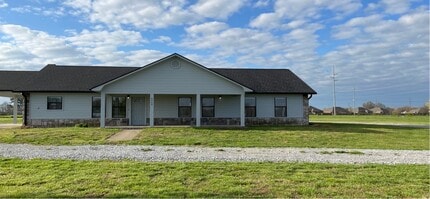 Building Photo - 9969 Glen Rd