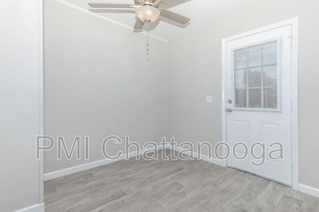 Building Photo - 17 Fernwood Dr