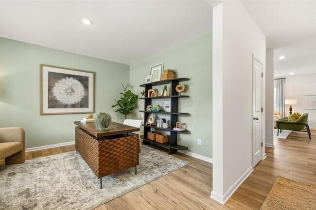Building Photo - 465 Madison Lakeview Dr