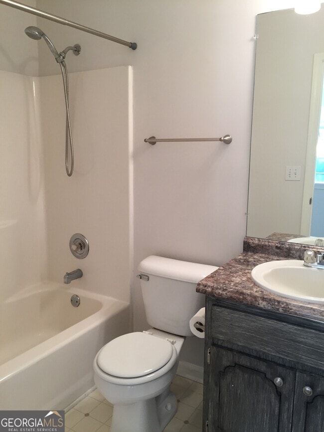 Building Photo - 20 Bridgewater Dr