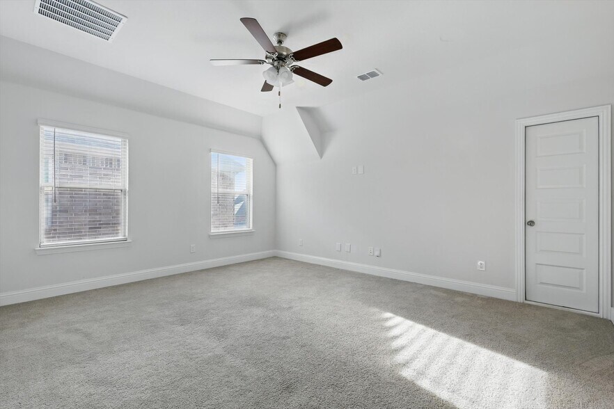 Building Photo - 1720 Blakely Pl