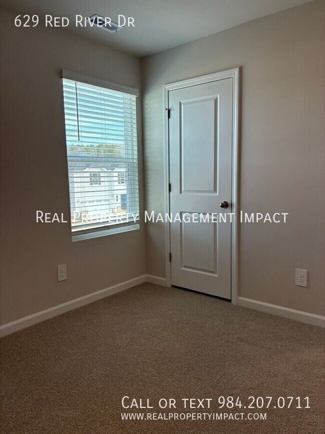 Building Photo - 629 Red River Dr