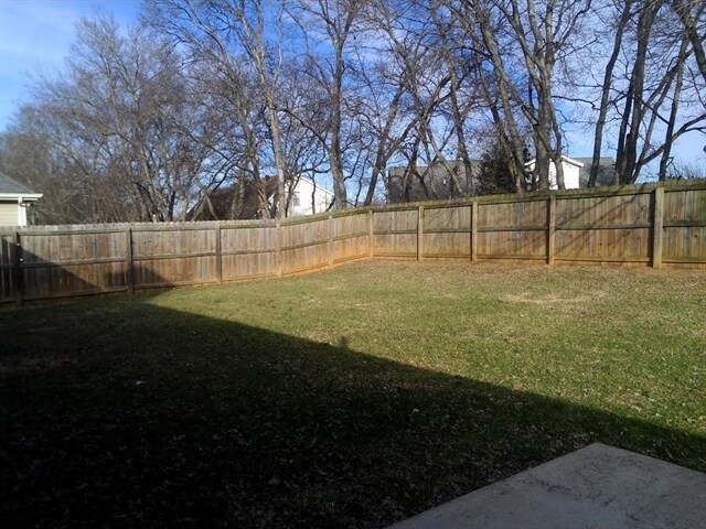 Building Photo - 2235 Rosecran Cir