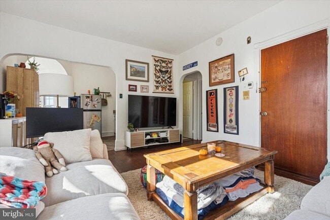 Building Photo - 344 Green Ln