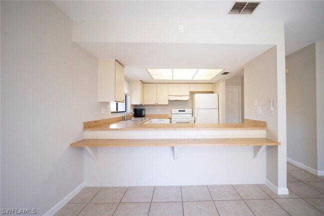 Building Photo - 3706 SE 10th Ave