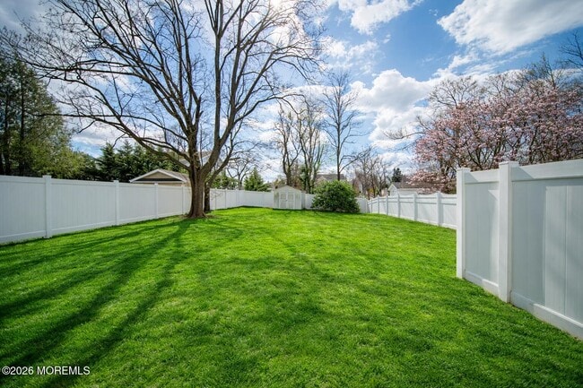 Building Photo - 32 Lake Ave