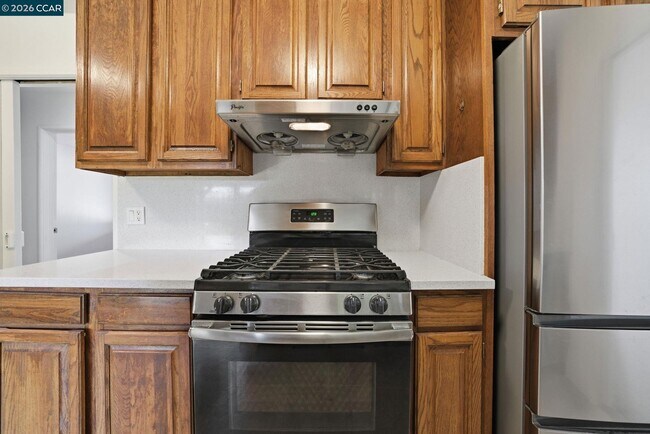 Building Photo - 1930 Sunshine Dr