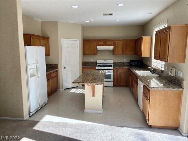 Building Photo - 3519 Bella Valencia Ct