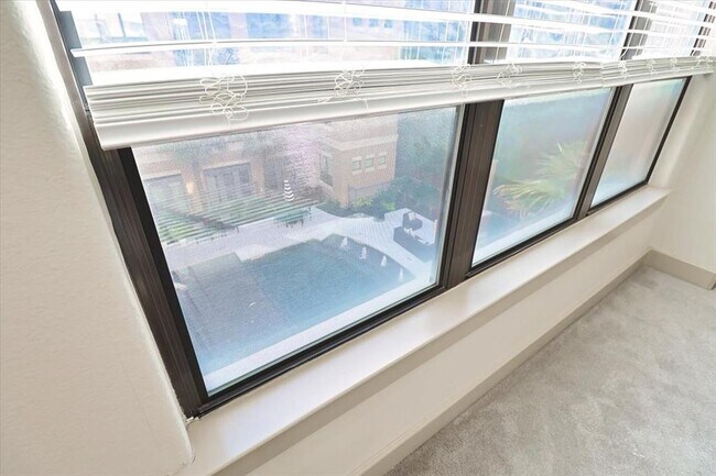 Building Photo - 1901 Post Oak Blvd