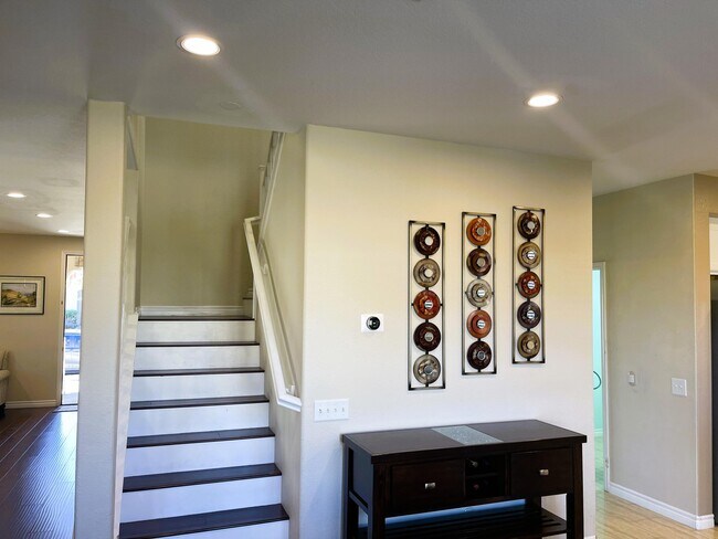 Building Photo - 37701 Tamarind Ct