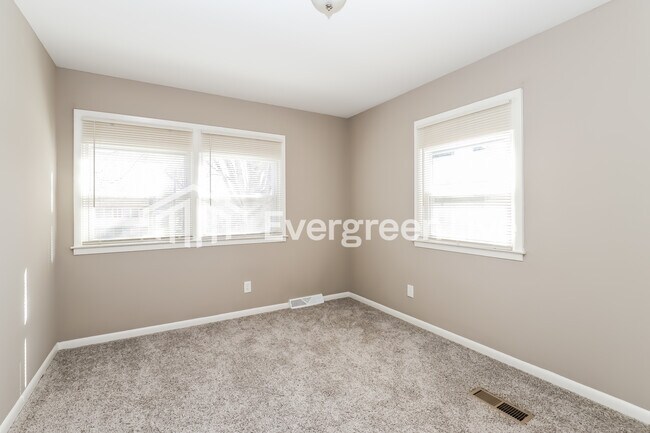 Building Photo - 1711 Oberlin Dr