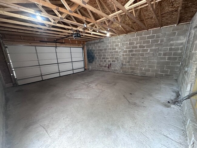 Building Photo - 3BR/2BA Rent to Own Home with Large Garage