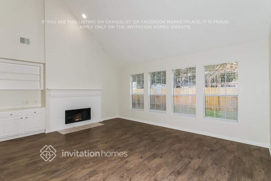 Building Photo - 14910 Summerland Cir