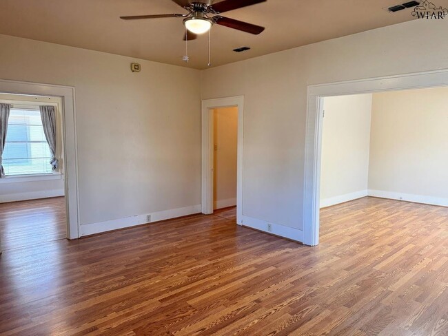 Building Photo - 1825 11th St