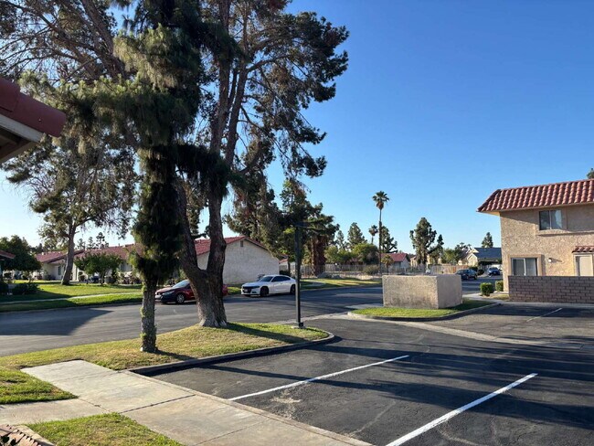 Building Photo - 2 Bedrooms Condo for Rent Available May 19...